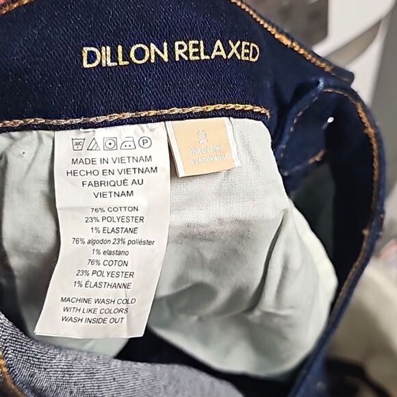 Michael Kors Dillon Relaxed Jeans - Picture 6 of 6